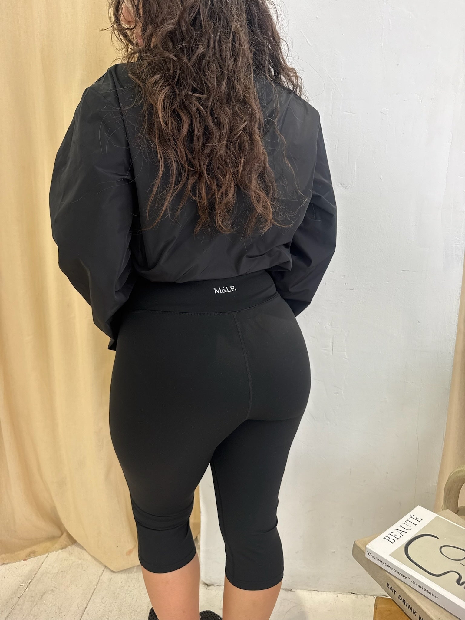 MÁLF Essential High-Waisted Capri Leggings – Black